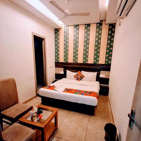 Hotel Welcome Residency Zirakpur ภายนอก รูปภาพ