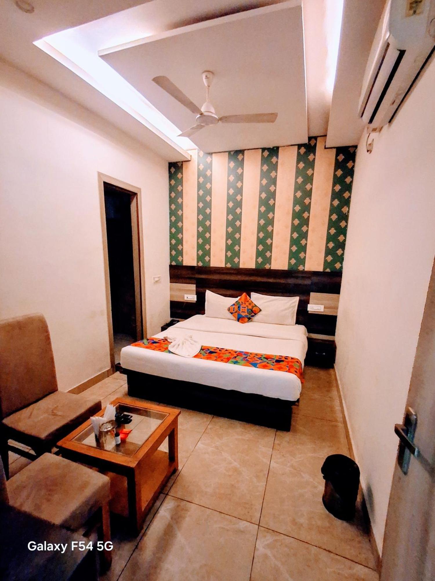 Hotel Welcome Residency Zirakpur ภายนอก รูปภาพ
