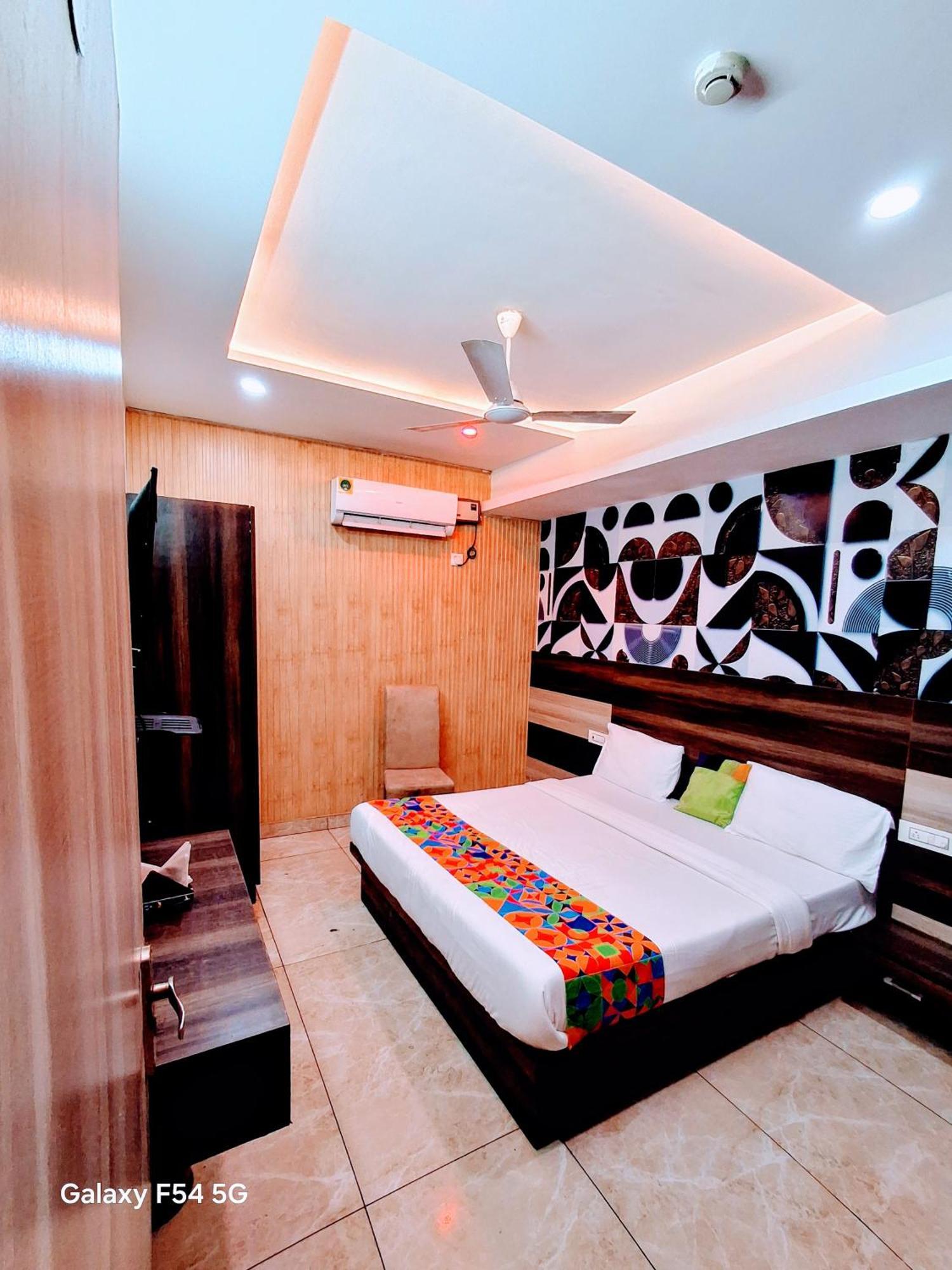 Hotel Welcome Residency Zirakpur ภายนอก รูปภาพ
