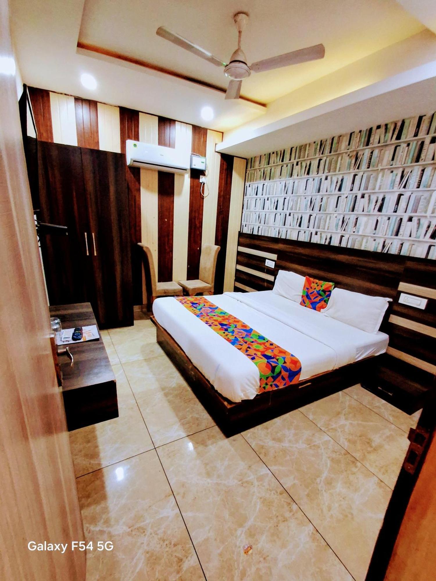 Hotel Welcome Residency Zirakpur ภายนอก รูปภาพ